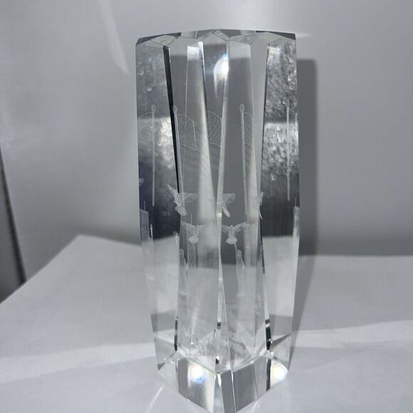 3D New York WTC Laser Etched Glass Twin Towers Paper Weight 9-11 NYC 6" W/doves‎ - Picture 4 of 13